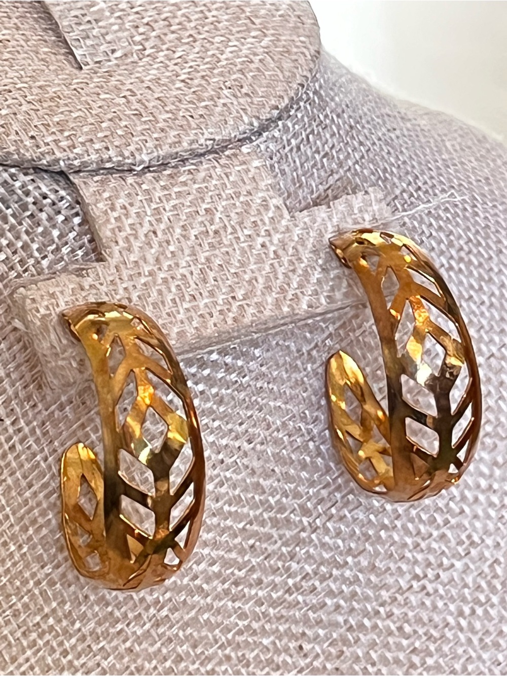 Gold Geometric Cutout Hoop Earrings - Women Jewelry